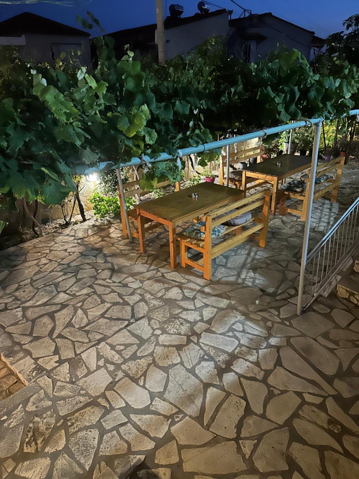 Vila Rapo Himare Bagian luar foto