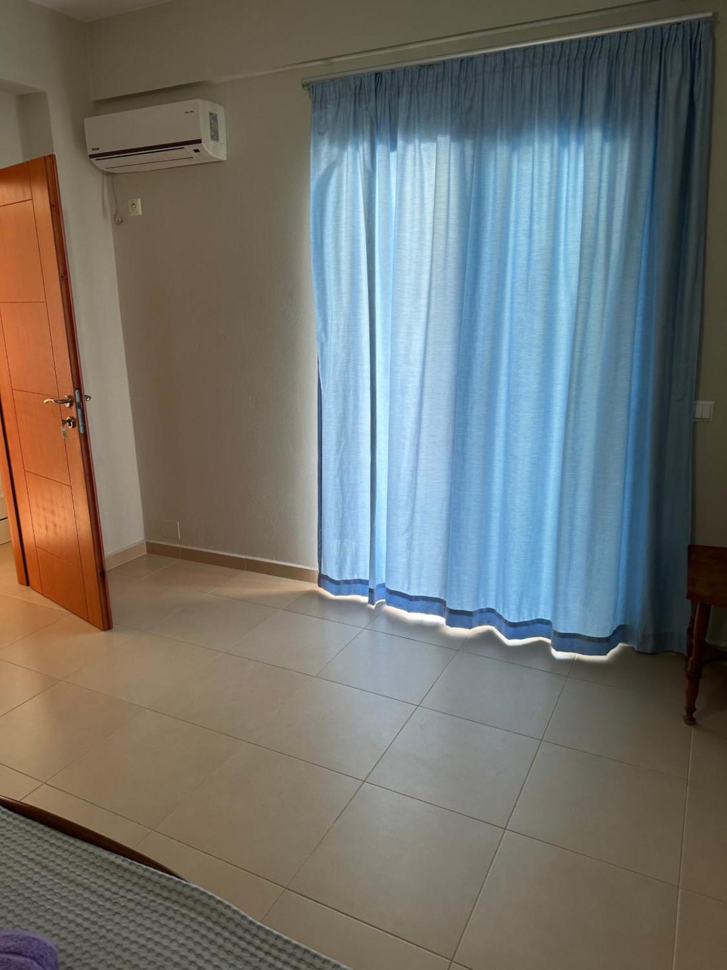 Vila Rapo Himare Bagian luar foto