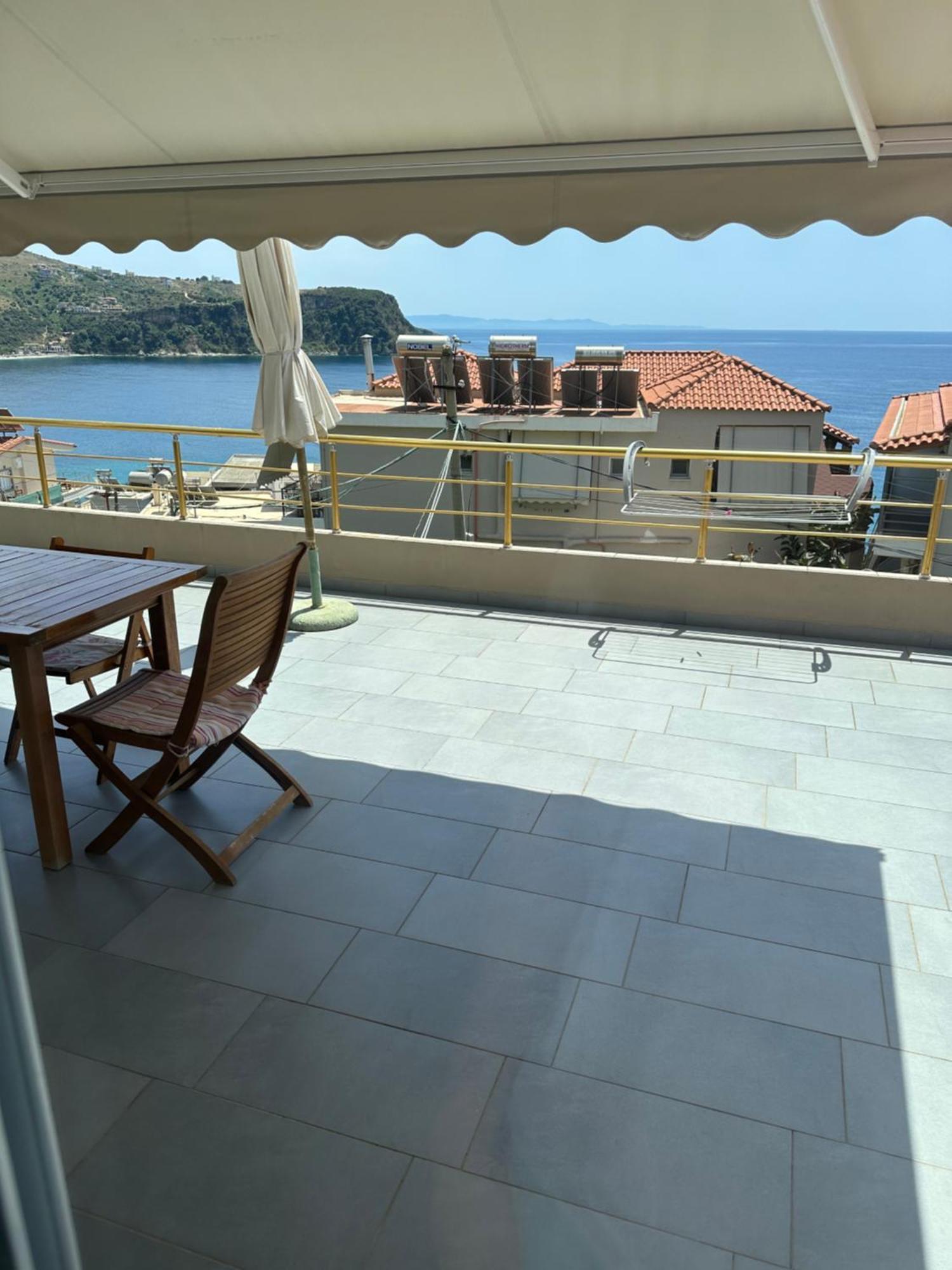 Vila Rapo Himare Bagian luar foto