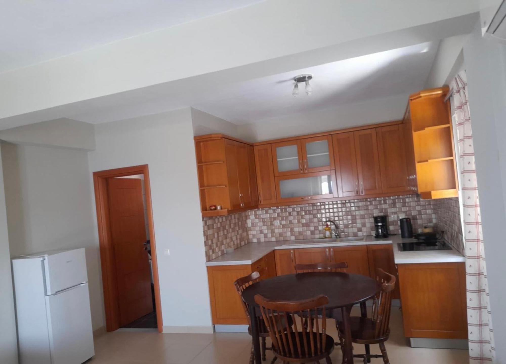 Vila Rapo Himare Bagian luar foto