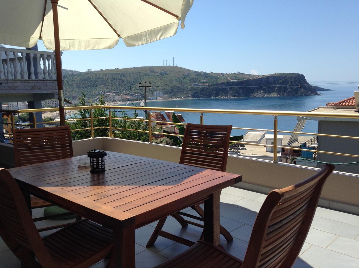 Vila Rapo Himare Bagian luar foto
